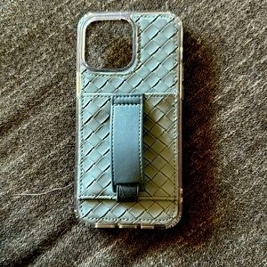 Skyline weave Walli case. Only used for about a week. Fits iPhone, 14 Pro Max.
